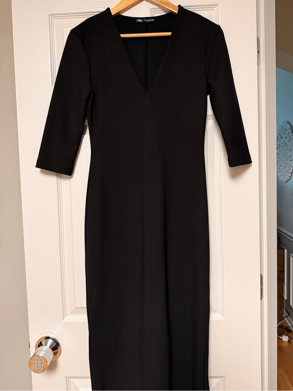 Zara Black V-Neck Long Sleeve Midi Dress